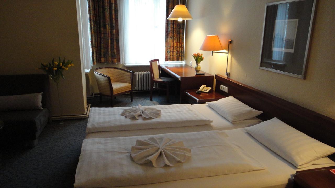 Hotel Pension Xantener Eck Berlin Exterior photo