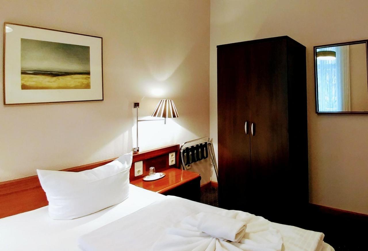 Hotel Pension Xantener Eck Berlin Exterior photo